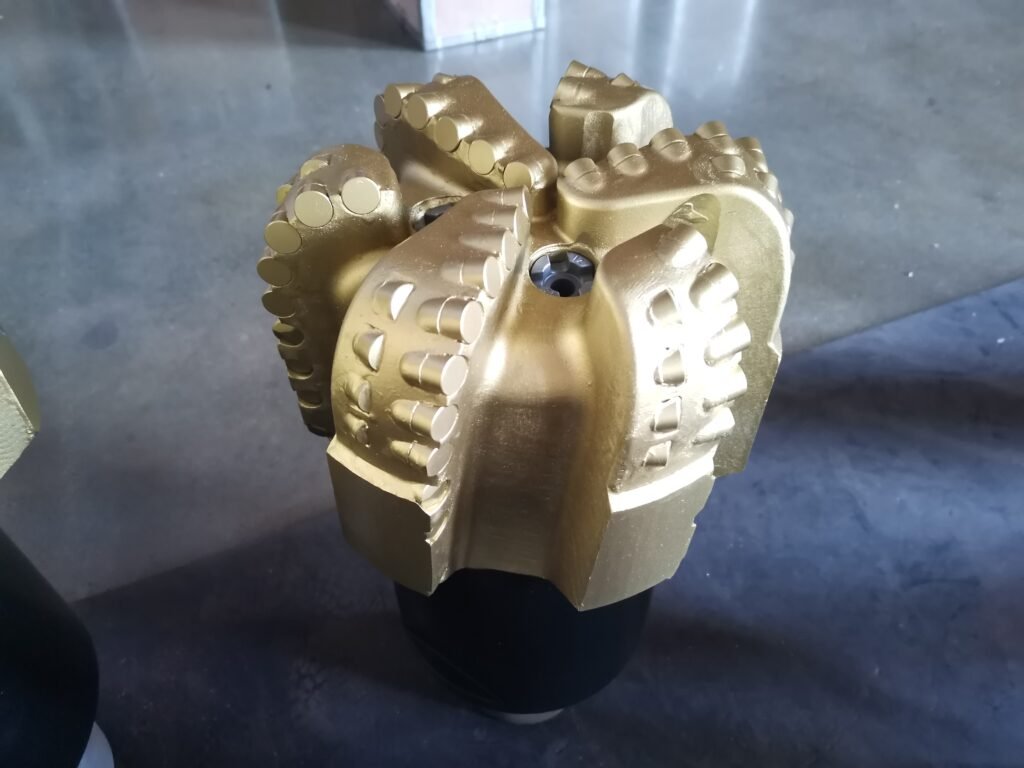 Bit Hydraulics: Sizing Nozzles for PDC and Tricone